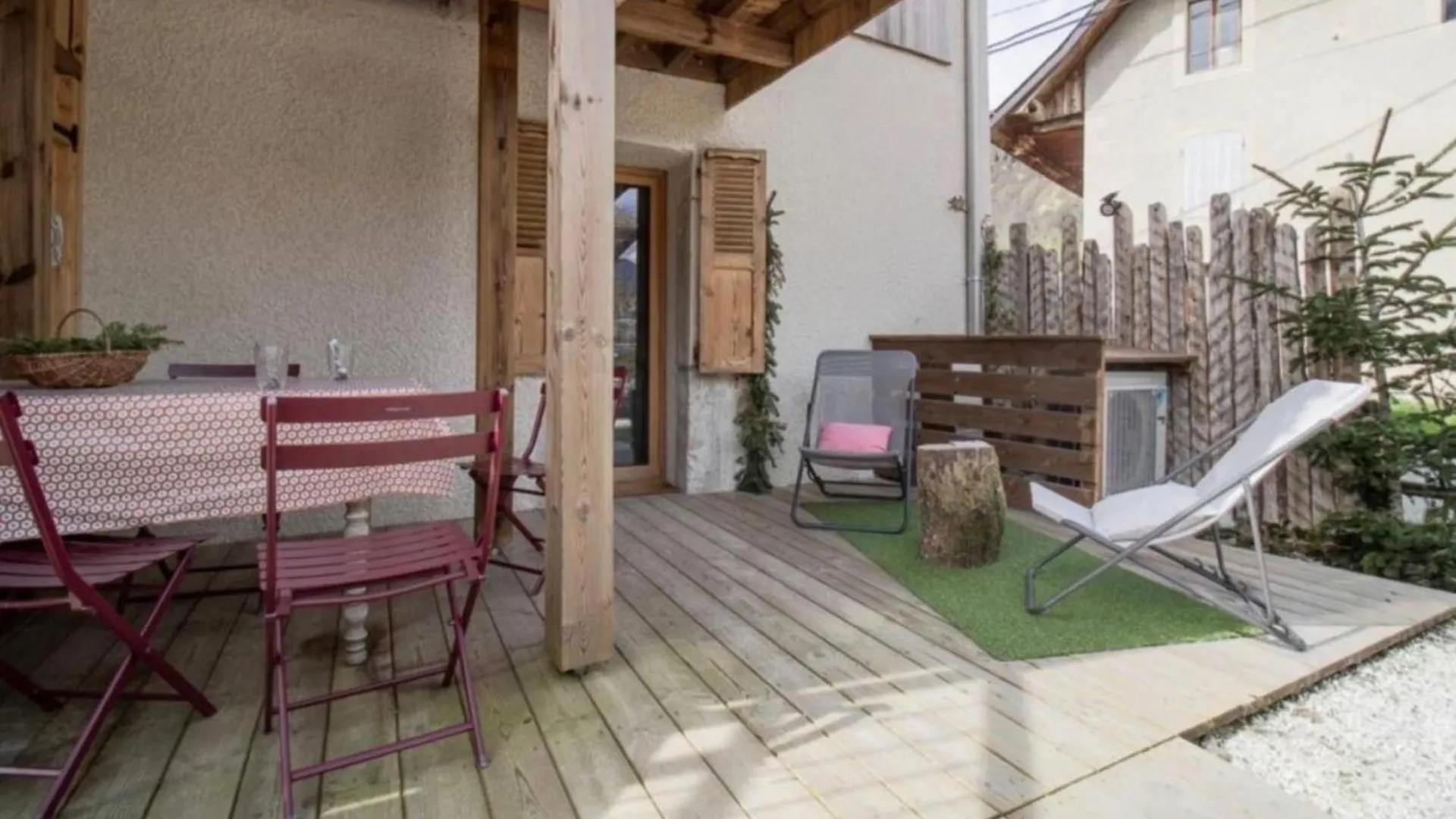 Gites Cimeleon Aillon-le-Jeune 0*,  France