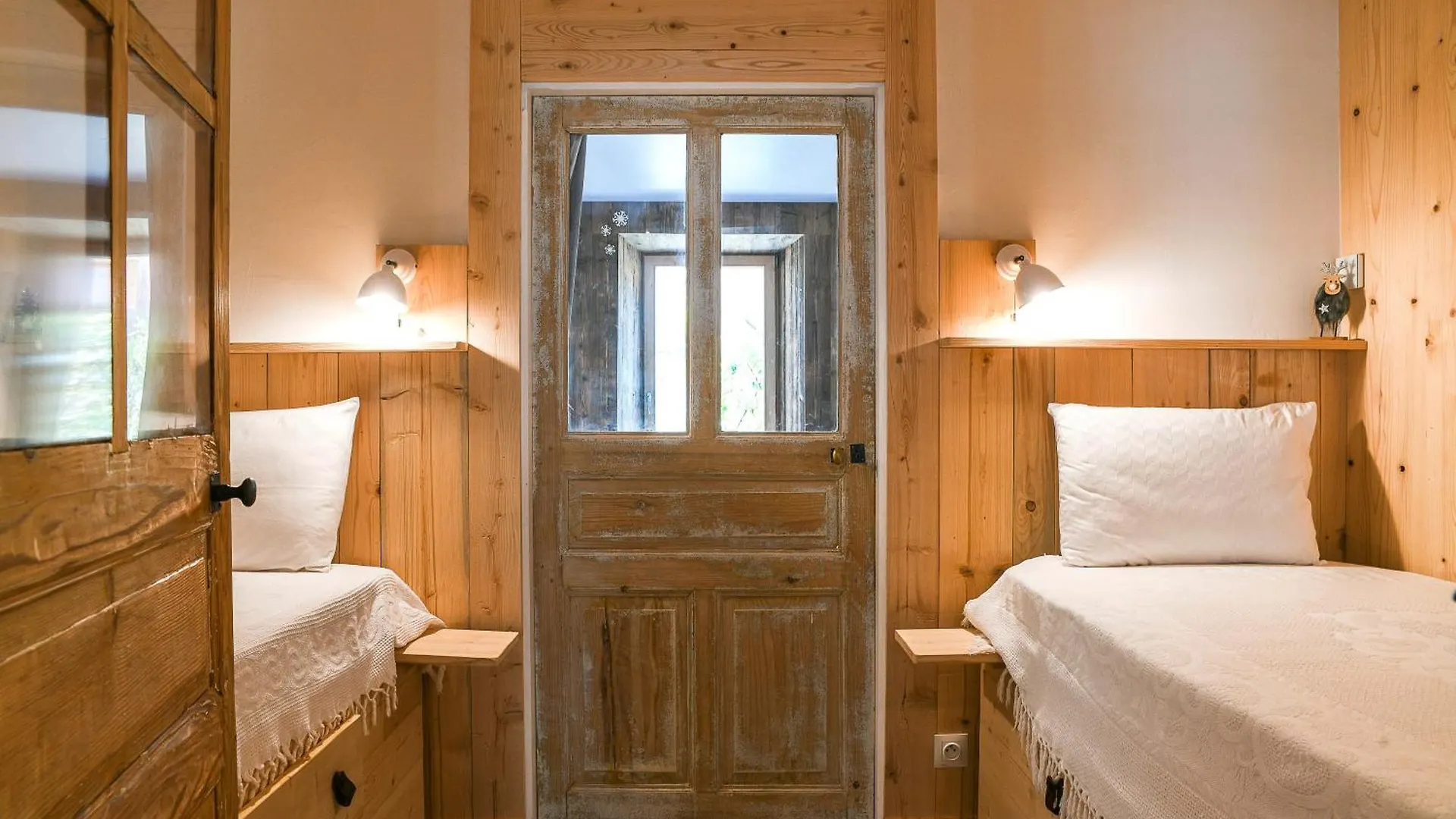 Holiday home Gites Cimeleon Aillon-le-Jeune